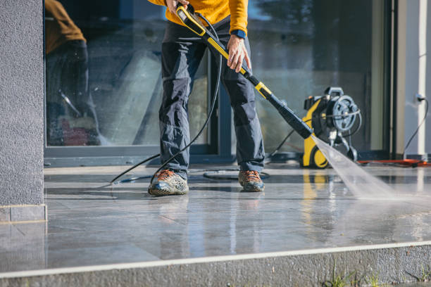 Best Rust Removal  in Iron Mountain, MI